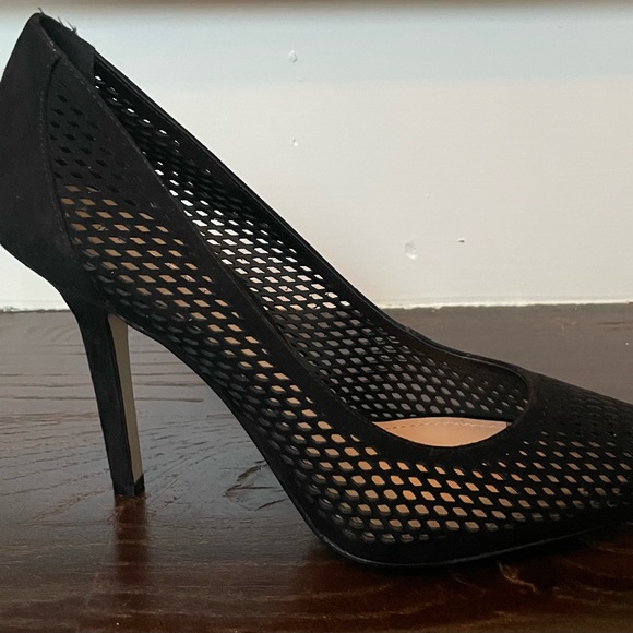 BCB Generation US Size 8.5, Lady's black suede high heel shoes. - Picture 3 of 9